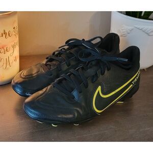 Youth Sz 5 Black Nike Jr. Tempo Legend 9 Club FG‎ Soccer Cleats